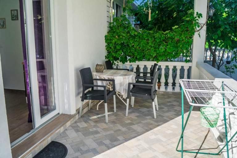 Apartmani Juricev Vodice Luaran gambar
