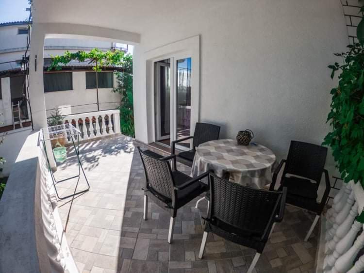 Apartmani Juricev Vodice Luaran gambar