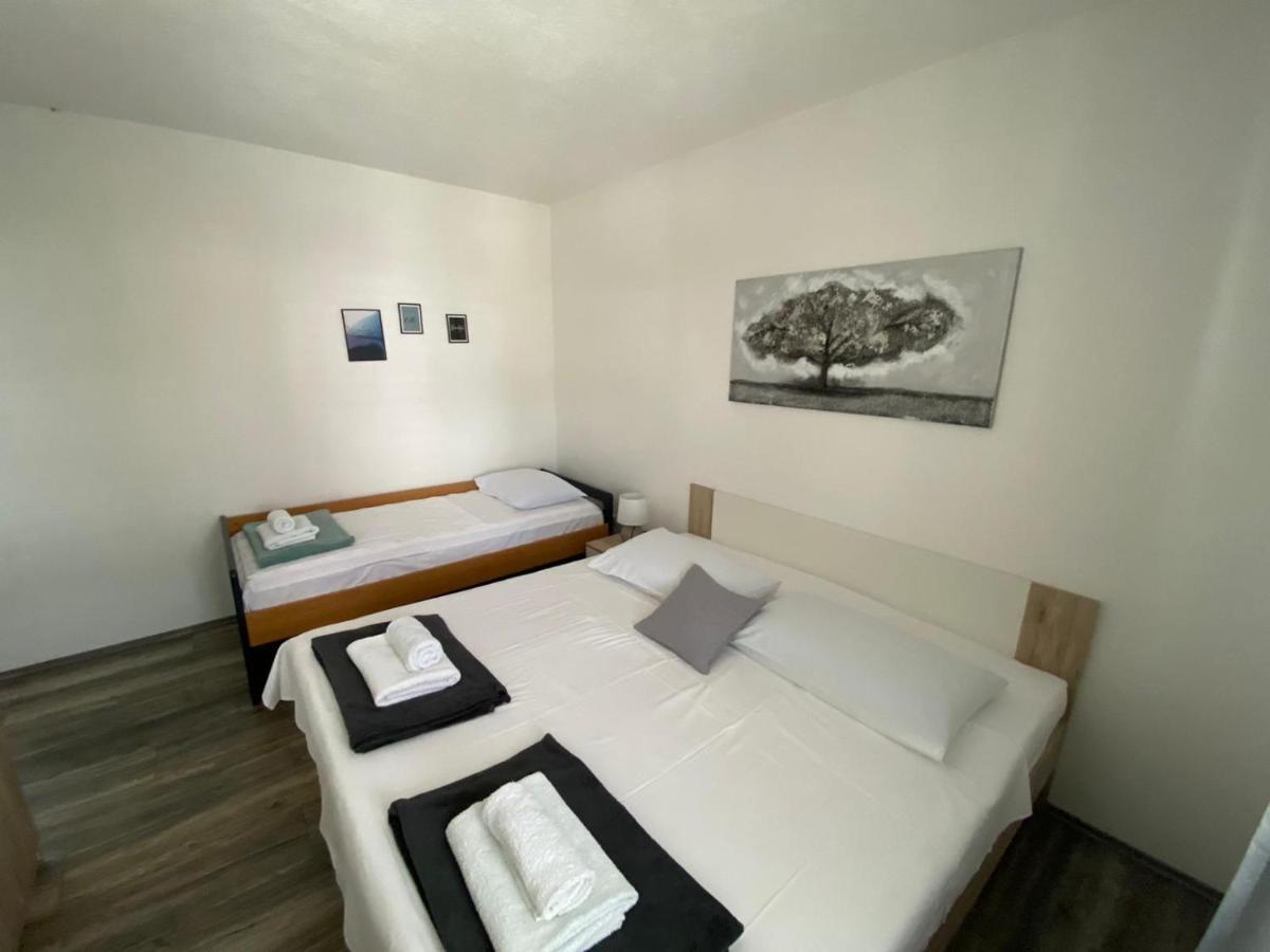 Apartmani Juricev Vodice Bilik gambar