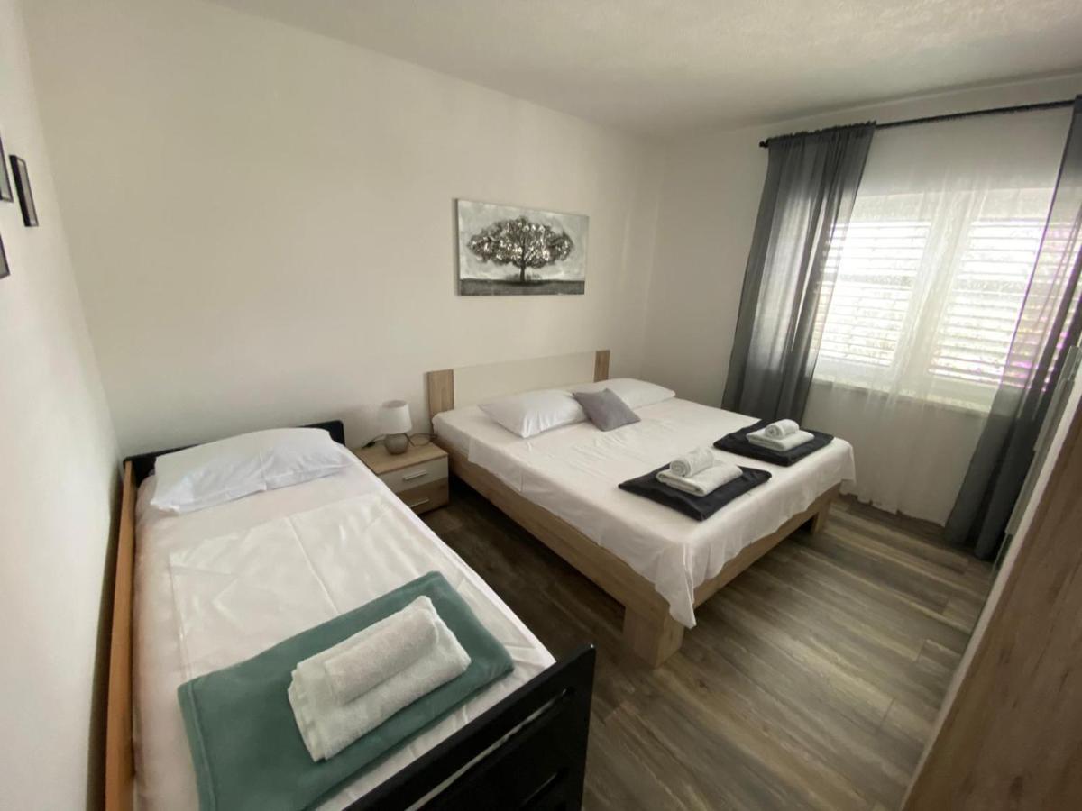 Apartmani Juricev Vodice Bilik gambar