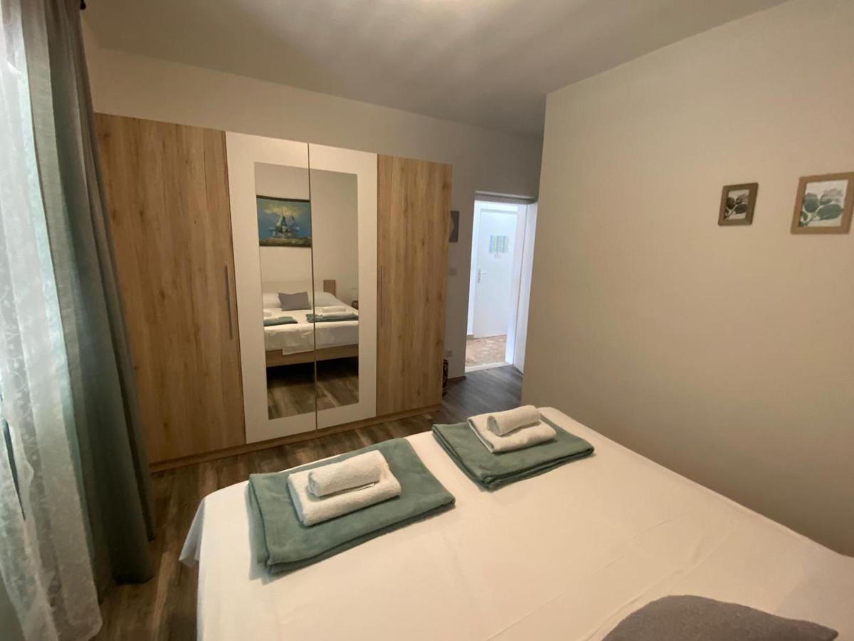 Apartmani Juricev Vodice Bilik gambar