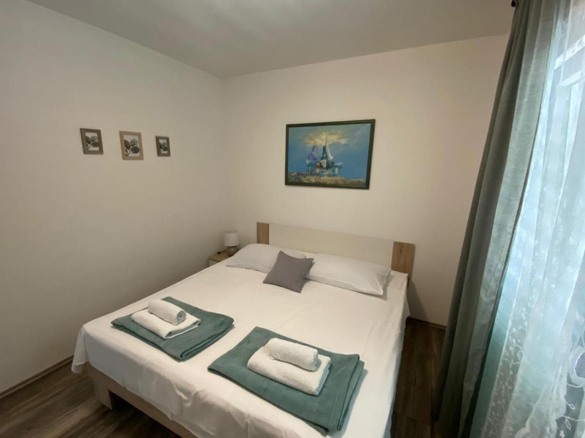 Apartmani Juricev Vodice Bilik gambar