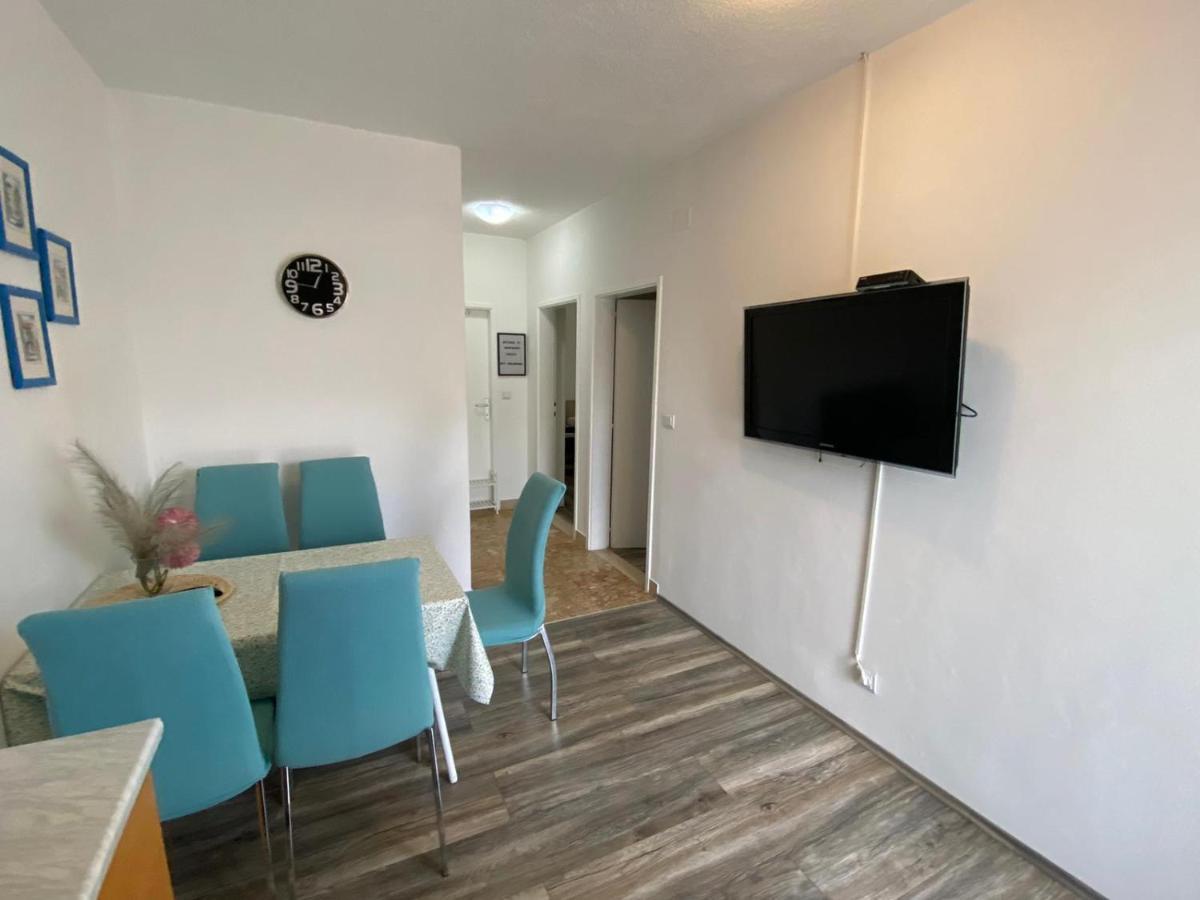 Apartmani Juricev Vodice Bilik gambar